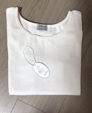 언덕 위 house Parent S/S 티 (화이트)