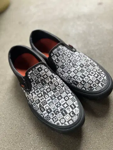 반스 흑백 CULT BMX 28.5 슬립온 반스 스니커즈