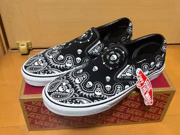 미사용 새상품 Vans 슬립온 28cm 반스 스컬 반다나 패턴