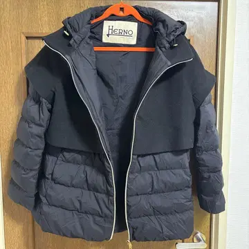 Herno 다운 자켓 사이즈 44 후드 부착