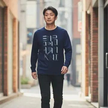 새상품급 엠포리오 아르마니 코튼 니트 프론트 로고 네이비 XL