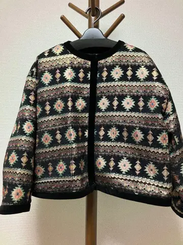 THOMAS MAGPIE 고블랑 노카라 자켓