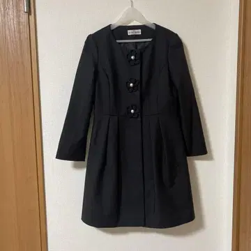 GALLERY VISCONTE 블랙 노카라 코트