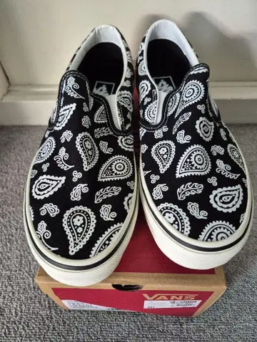 미사용 새상품 VANS 페이즐리 무늬 슬립온