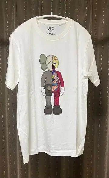 유니클로 카우스 T셔츠 UNIQLO KAWS M