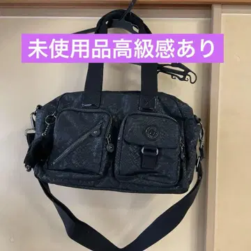 키플링 블랙 숄더백 앞면 포켓 부착