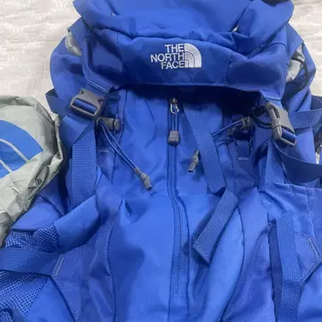 THE NORTH FACE 파랑 백팩 수납 커버 포함