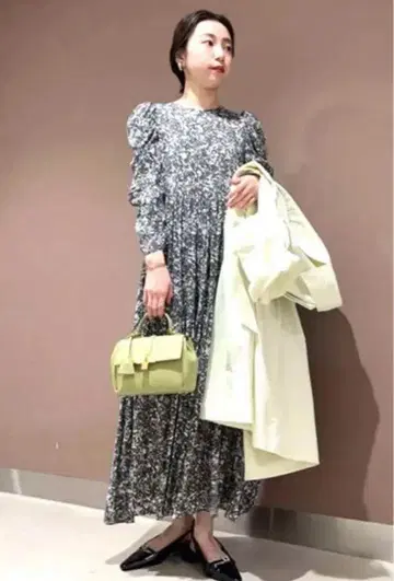 mila owen 플라워 프린트 개더 티어드 맥시 원피스