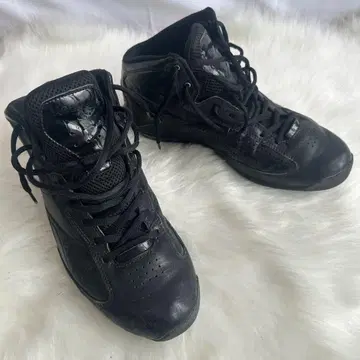 Reebok 블랙 하이컷 스니커즈 27.5cm