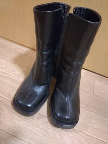 ZARA 부츠