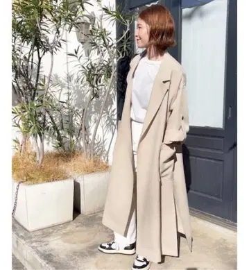 스픽 앤 스팬 빅 칼라 가운 코트 베이지