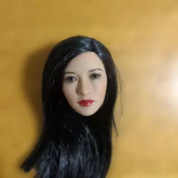 리얼 여성 피규어 헤드 블랙 헤어 레드 립스틱 1/6