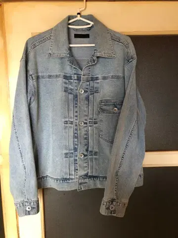 새상품급 UNIQLO 1st 타입 라이트 블루 데님 자켓.