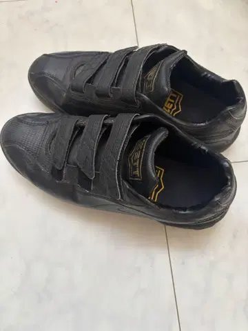 ZETT 블랙 스파이크 슈즈 벨크로