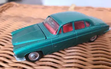 CORGI No.238 JAGUAR MARK X SALOON