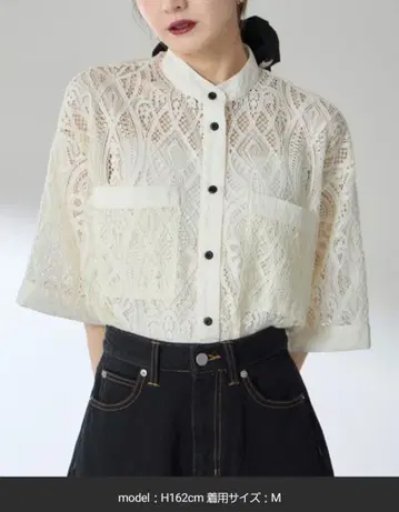 화이트 레이스 셔츠 M 사이즈 반팔