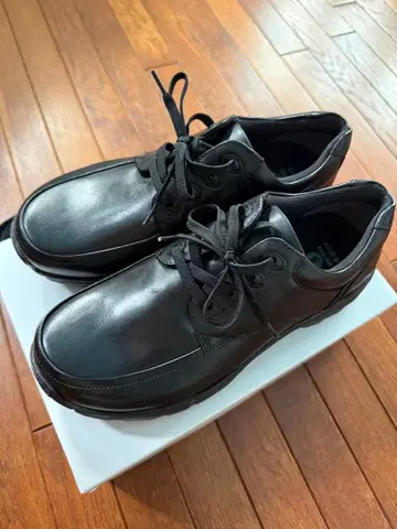 아킬레스 가죽 신발 25.5cm [ 인솔 4개입 ]