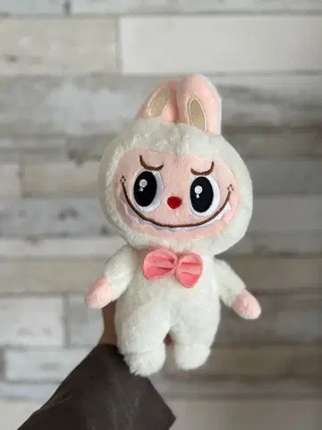 러브브 화이트 컬러