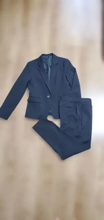 GU 수트 셋업 블랙 사이즈 S