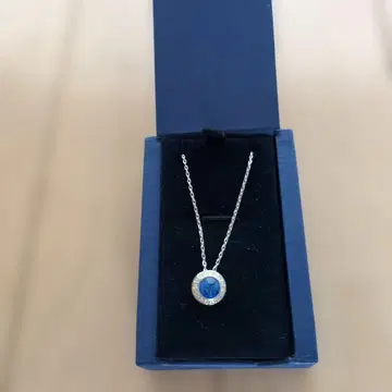 파란색 라운드 펜던트 실버 목걸이