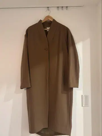 AMERI 브라운 롱 코트