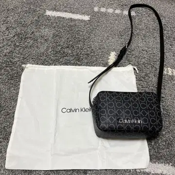 캘빈 클라인 숄더백 블랙