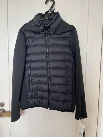 미사용 새상품 후드 부착 블랙 패딩 자켓 Ample 야마다야