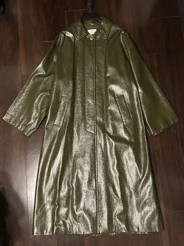 CITYSHOP 올리브 그린 롱 코트 광택