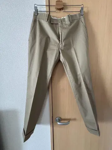 오리히카 베이지 슬랙스 슬림핏