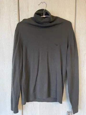 EMPORIO ARMANI 그레이 터틀넥 50