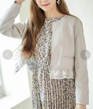 토코 클로젯 밑단 프릴 스웨이드 노카라 자켓 그레이
