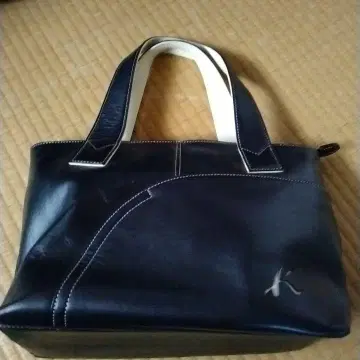 Kitamura2 네이비 가죽 핸드백