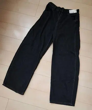 UNIQLO 배기 커브진 24(61cm) 다크 그레이