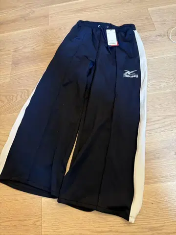moussy Reebok 콜라보 트랙 팬츠