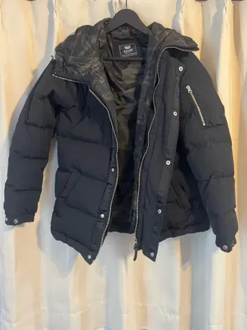BEAMS HEART 블랙 다운 자켓