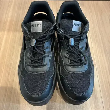 PUMA 블랙 스니커즈