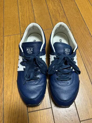 Mizuno 네이비 스니커즈