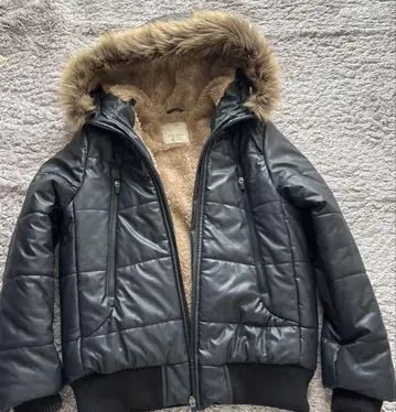 컨디션 최상 ZARA 인조 가죽 자켓 후드 퍼 y2k 블랙