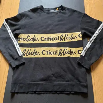 새상품급 TCSS 트레이닝복 critical M사이즈