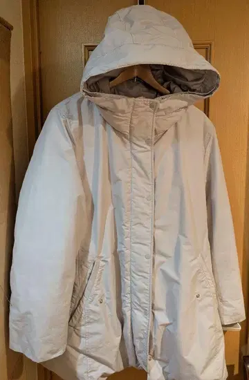 UNIQLO 후드 부착 화이트 그레이 다운 자켓