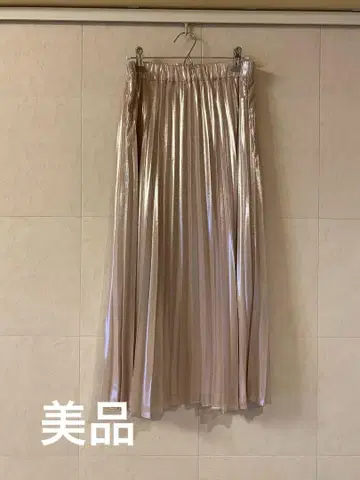 WHITE LABEL 광택 플리츠 스커트 핑크