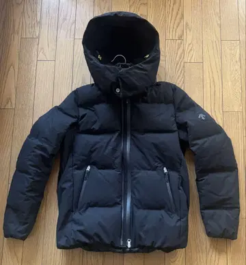 데상트 미즈사와 다운 블랙 다운 자켓 후드 부착 M 개런티 카드 있음