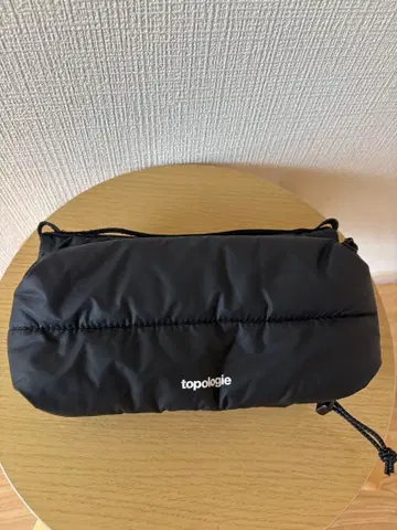 topologie 블랙 숄더백 보틀 사코슈