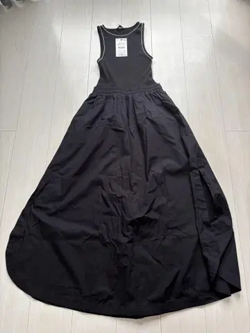 택 포함 미사용 새상품 ZARA 블랙 슬리브리스 롱 원피스 XS