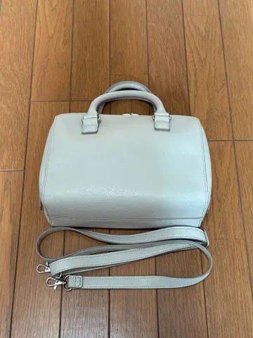 UNIQLO 베이지 합성 피혁 핸드백