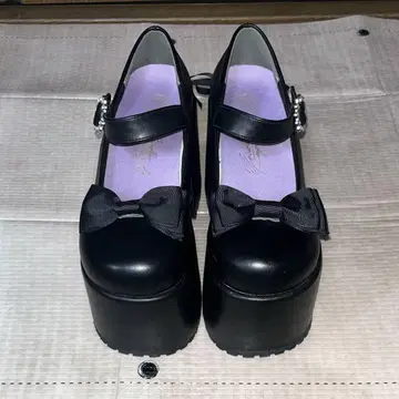 요스케 리본 포함 블랙 플랫폼 힐