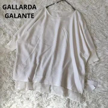 GALLARDAGALANTE 시어 절개 화이트 돌먼 블라우스