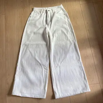 화이트 와이드 데님 팬츠