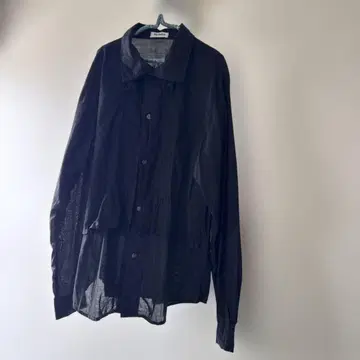 Plantation 블랙 프릴 부착 셔츠