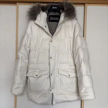 Herno 화이트 다운 자켓